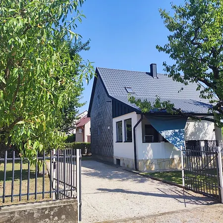 Loki Vendeghaz * Vonyarcvashegy